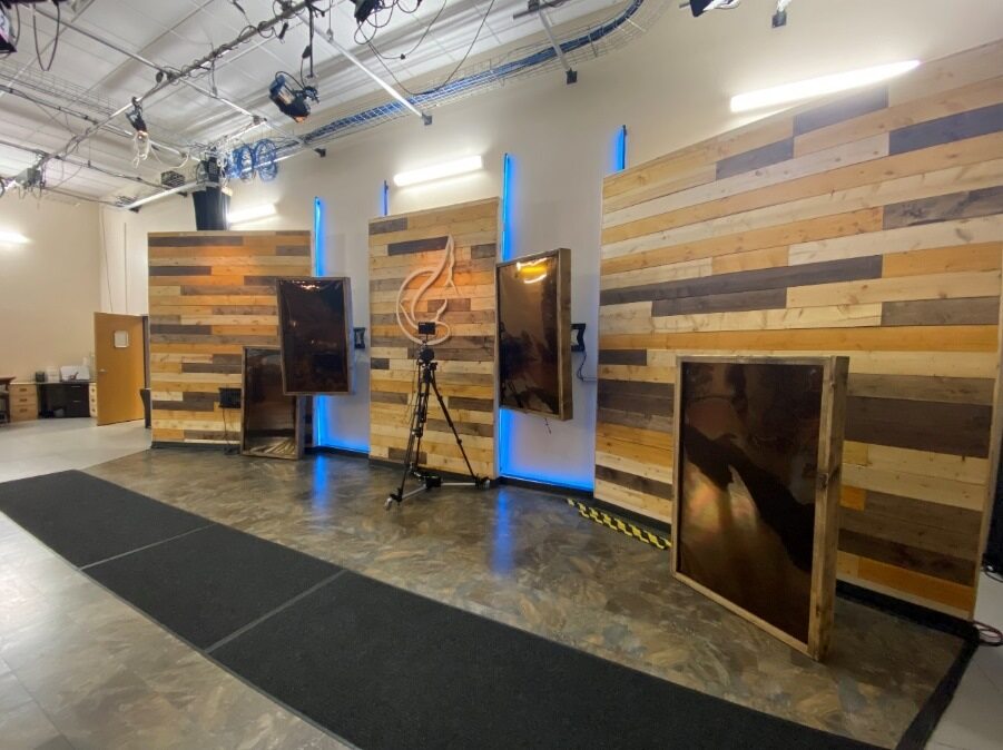 pic of indoor ceiling and furniture